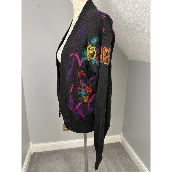 Vintage 90s Black Floral Embroidered Sweater Sz Medium Boho Anthro Vibes Grannie - Picture 1 of 12